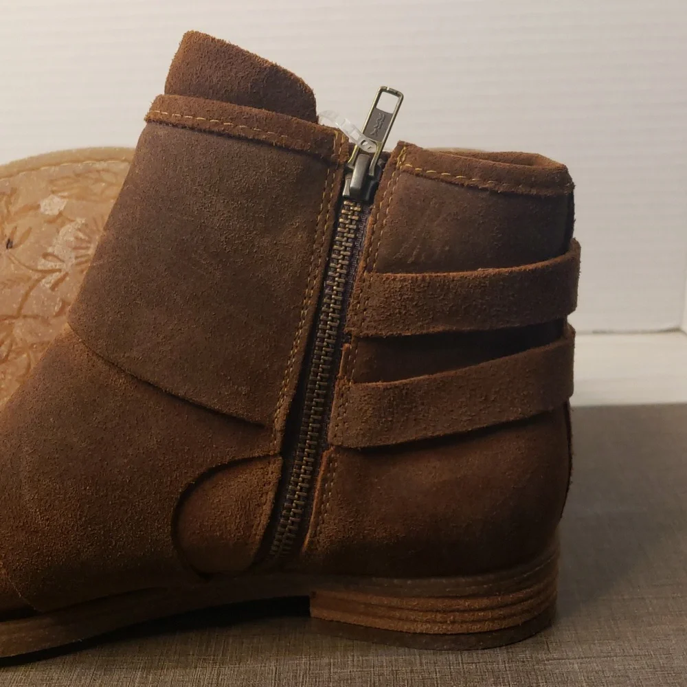 Born‎ Brown Moraga Bootie SZ 9.5